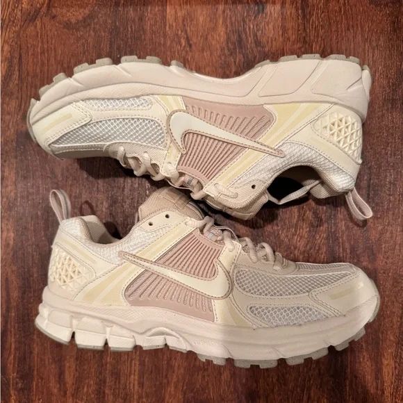 Nike Vomero 5 Pale Ivory - Picture 4 of 8